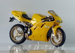 DUCATI 748