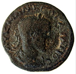 Tetrassaria an 6 Mont Argée sur un autel anépigraphe
