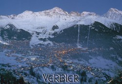 Verbier, vue aérienne et hivernale de la station de nuit (#V096)