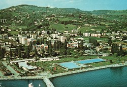 Pully, piscine extérieure (#P026)