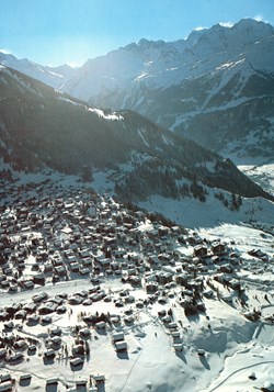 Verbier, vue aérienne de la station et des Combins (#V049)
