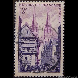 00979 Quimper La rue Kéréon et la cathédrale St Corentin 12F de 1954