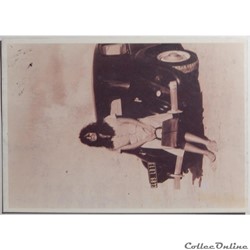 CP Femme et voiture