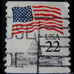Etats Unis 01577A drapeau et Capitole 22c de 1985