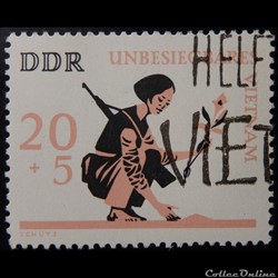 Allemagne RDA 00911 invincible Vietnam 20+5pf de 1966