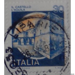 Italie 01498 château de l'Aquila 30 lires de 1981