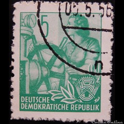 Allemagne RDA 00314B femme aux gouvernes 5pf de 1958
