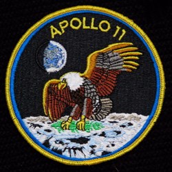 Badge de la mission APOLLO-11.