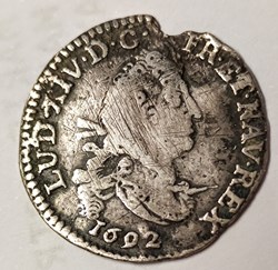 LOUIS XIV quatre sols aux deux L 1692