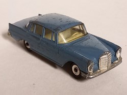 Mercedes Benz 220 SE