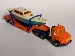 Scania porte-bateau