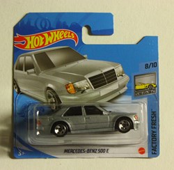Factory Fresh - 08 /10 - Mercedes-Benz 500 E
