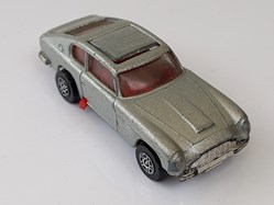 Aston Martin DB6