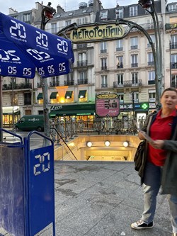 Hello Paris