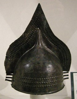 Casque à crête