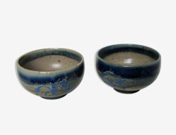 Set de deux bols grès signés Blanot, couleur bleu foncé