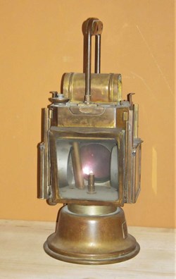 lampe à carbure train