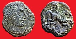 bronze SVTICCOS à la tête de face