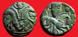 bronze aux sangliers affrontés et à la tête coupée