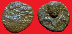 bronze à la tête coupée de face