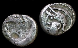 denier à la tête casquée - type 1
