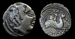 drachme au cavalier et au fleuron