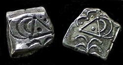 drachme à la tête triangulaire