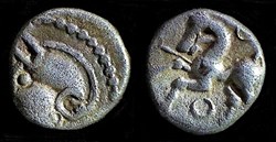 denier à la tête casquée - type 1