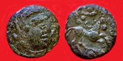 bronze à la tête casquée et au cheval