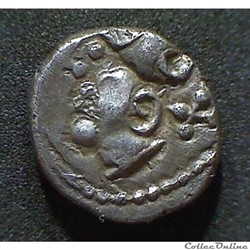 série 881 DT 3189 var quinaire à la tête casquée