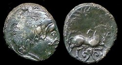 drachme aux deux chevaux , tête moustachue