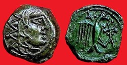 bronze à l'aigle et à la croisette