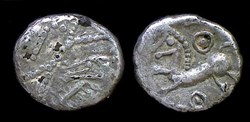 denier à la tête casquée - type 3