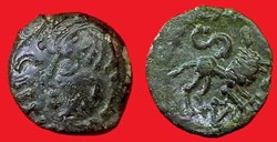 bronze VALETIA à la tête casquée et au lion