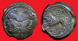 bronze à la tête janiforme a