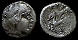 drachme aux deux chevaux et au triskèle