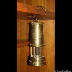 lampe mine à pétrole