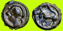 potin à la tête casquée et à la rosace