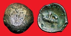 bronze à la tête de face et au swastika