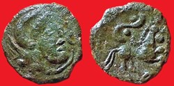 bronze à la tête casquée et au cheval