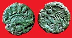 bronze au sanglier et au bucrane