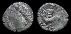 drachme au cavalier ailé et au fleuron