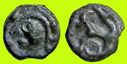 potin à la tête casquée et à l'annelet