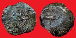 bronze au sanglier et à la fibule *