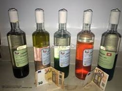 produit chimique de nettoyage vert Noir Euro Dollar