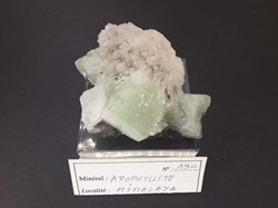 APOPHYLLITE de l'Hymalaya