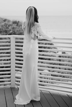 black-and-white-image-of-a-bride