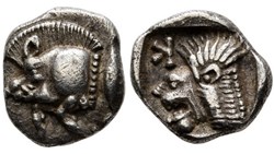 Cyzique / Obole / Protomé de sanglier à gauche - Tête de lion à gauche.