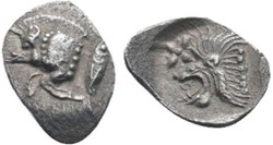 *Cyzique / Hémiobole / Protomé de sanglier à gauche  - Tête de lion à gauche.