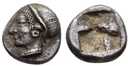 *Phocée / Diobole / Tête de femme portant un sakkos à gauche / Carré creux